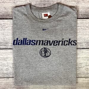 Vintage Nike Dallas Mavericks Center Check White Tag T-shirt